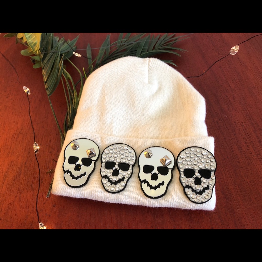 ✯ Skull Beanie ✯
